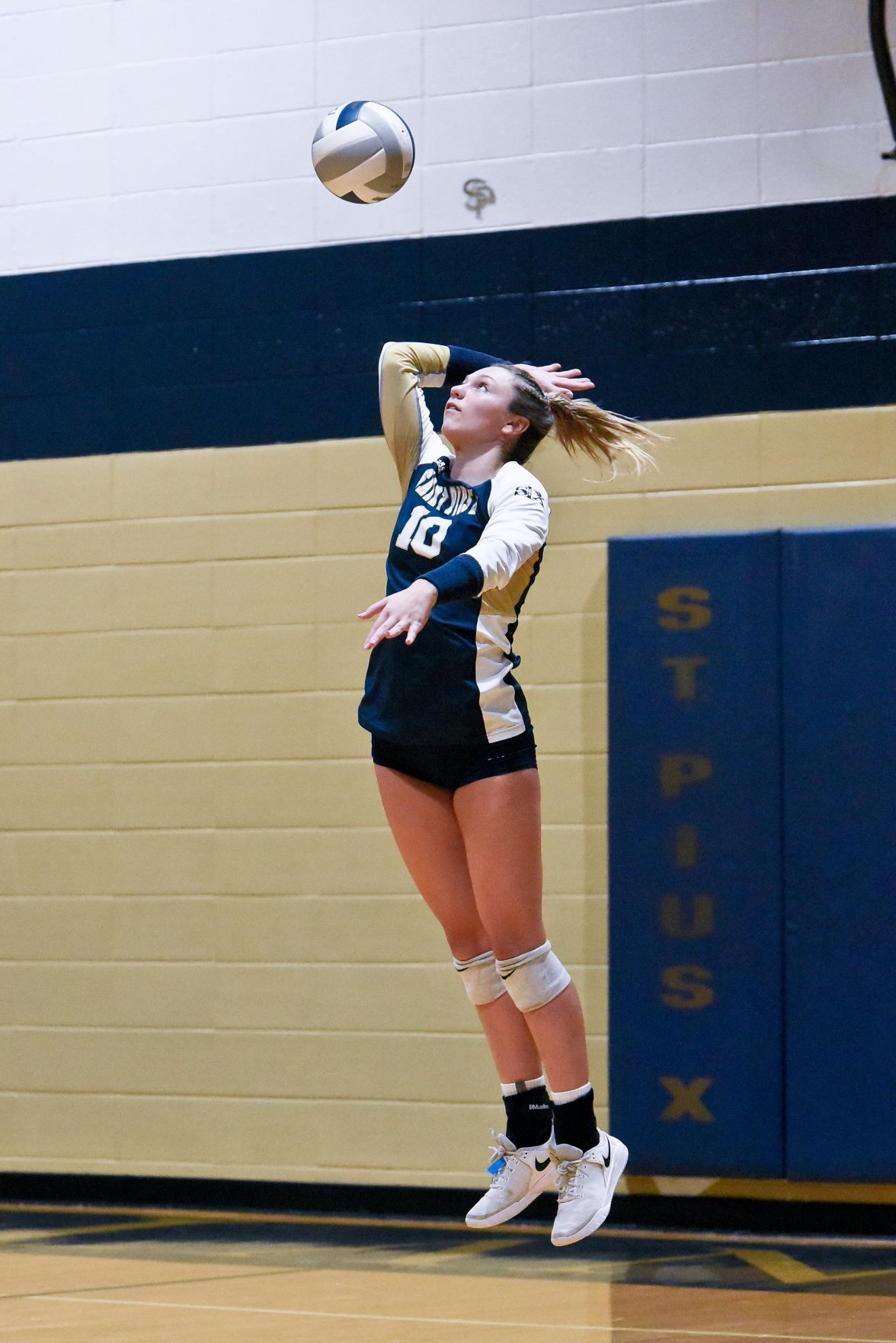 10/22/19 - Girls Volleyball - HIllsboro at St. Piux X